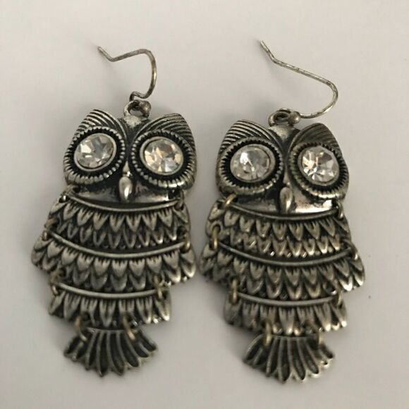 Silver Tone Owl earrings  - Picture 1 of 5